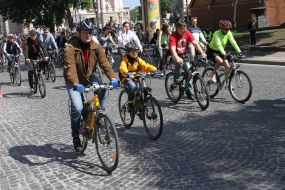 Participants of paradu "bicycle day"
