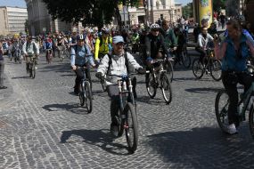 Participants of paradu "bicycle day"