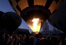 «Evening radiance of balloons on Mikhaylovskaya» shaw in Kiev