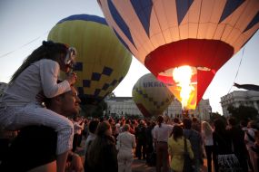 «Evening radiance of balloons on Mikhaylovskaya» shaw in Kiev