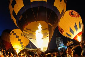 «Evening radiance of balloons on Mikhaylovskaya» shaw in Kiev