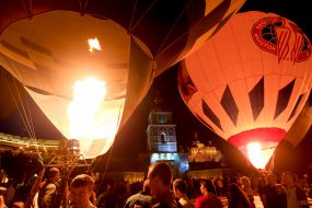 «Evening radiance of balloons on Mikhaylovskaya» shaw in Kiev