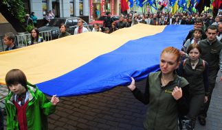 Участники празднования Дня героев во Львове