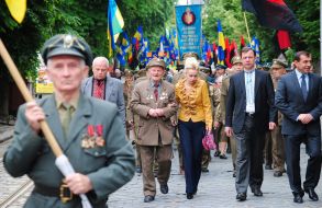 Участники празднования Дня героев во Львове