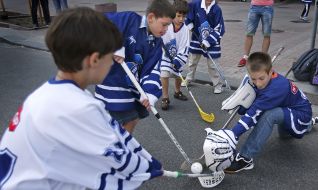 Young hockey players