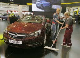 The cleaning lady washing the floor