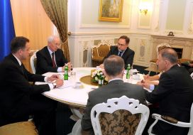 Nikolay Azarov and Jacek Protasiewicz 