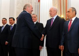 Nikolay Azarov and Aleksandr Lukashenko