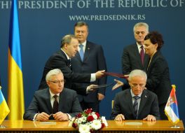 The ceremony of signing bilateral documents
