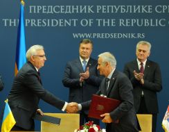 The ceremony of signing bilateral documents