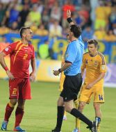 Savo Pavičević shown the red card
