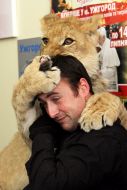 Emanuele Farina with lion