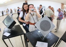 Виставка картин Віктора Вазарелі