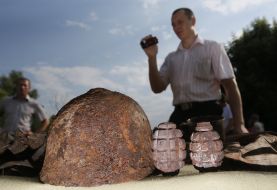 The exhibition of excavated items and weapons