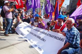 Участники акции протеста