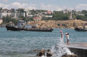 Берег бухты в Севастополе