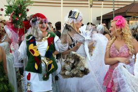 Учасниці параду наречених