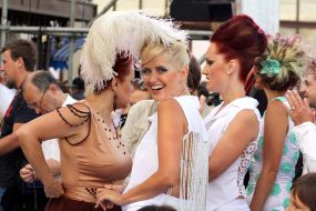 Учасниці параду наречених