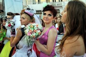 Учасниці параду наречених