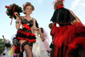 Учасниці параду наречених