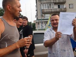 Леонид Разинков собирает подписи