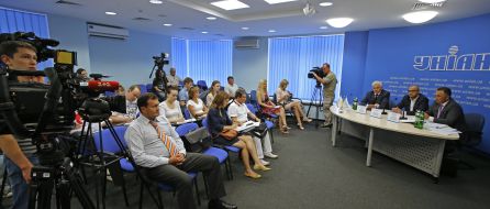 Dmitriy Oleynik, Dmitriy Svyatash and Andrey Antonyuk