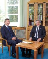 Viktor Yanukovych and Bronislav Komorovsky