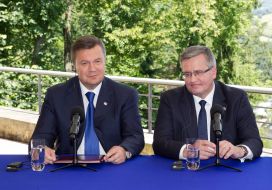 Viktor Yanukovych and Bronislav Komorovsky