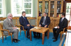 Viktor Yanukovych and Bronislav Komorovsky