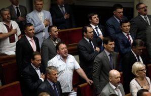 The deputies sing Hymn of Ukraine