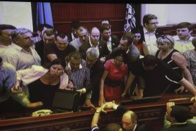 Blocking the rostrum