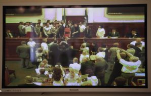 Blocking the rostrum