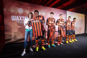 The presentation of a new form of FC "Shakhtar"