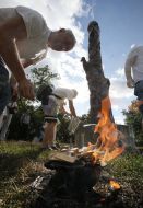 Pagans establish a statue of Perun