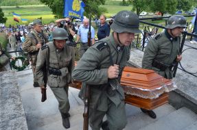Перезахоронение останков погибших под Бродами