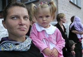 Мать с ребенком