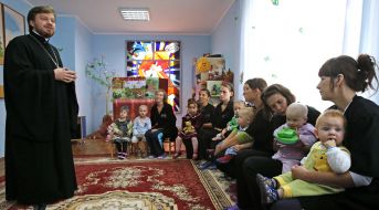 Олег Мельничук розмовляє з засудженими