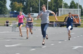 Участники "Забега на шпильках"