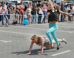 Участники "Забега на шпильках"