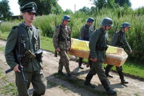 Перезахоронение останков воинов дивизии СС «Галичина»