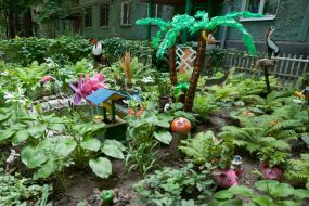 Elements of garden decor