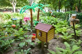 Elements of garden decor