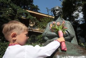 Monument to Lesya Ukrainka