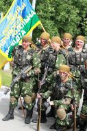 Военнослужащие 80-го отдельного аэромобильного полка
