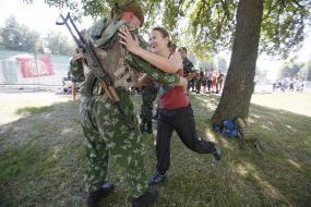 Військовослужбовець 95-ї окремої аеромобільної бригади