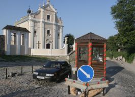 The driver pays for travel