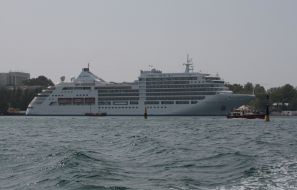 Круизный лайнер "Silver spirit"