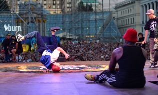 Чемпионат мира по брейкдансу Burn Battle School 2013