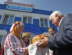 Aleksandr Popov and Anatoly Prysyazhnyuk