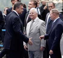Виктор Янукович, Леонид Кравчук и Леонид Кучма